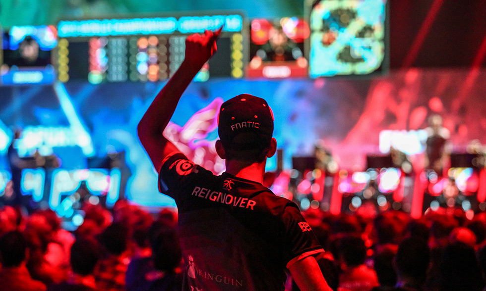 英雄联盟全球总决赛四川成都巅峰对决:冠军战队加冕电竞盛宴,电竞文化蓬勃绽放